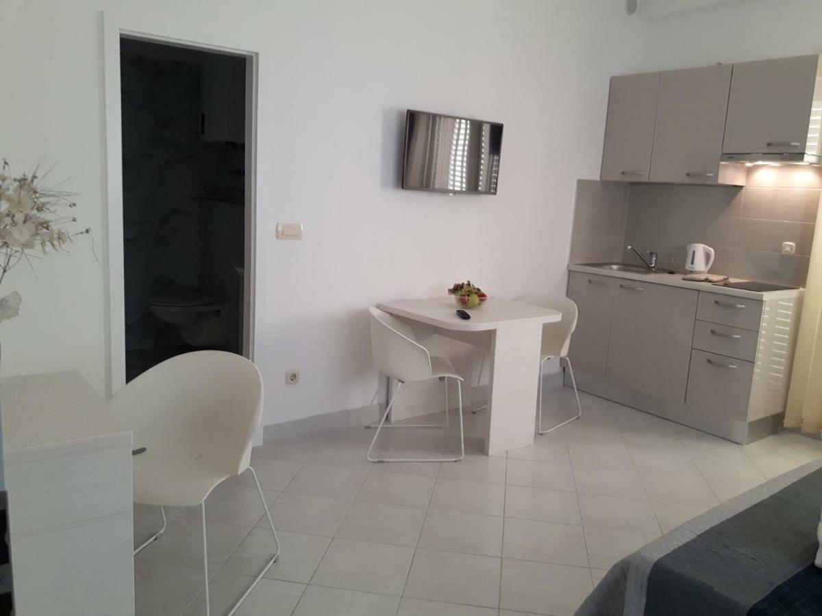 Apartments Nika Trogir Exterior foto