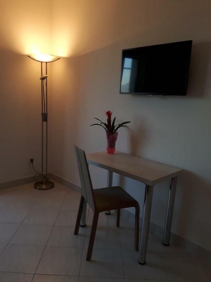 Apartments Nika Trogir Exterior foto